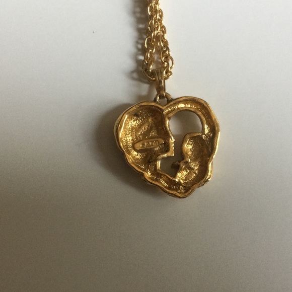 Avon Vintage Mother And Child Gold Necklace - Picture 4 of 5
